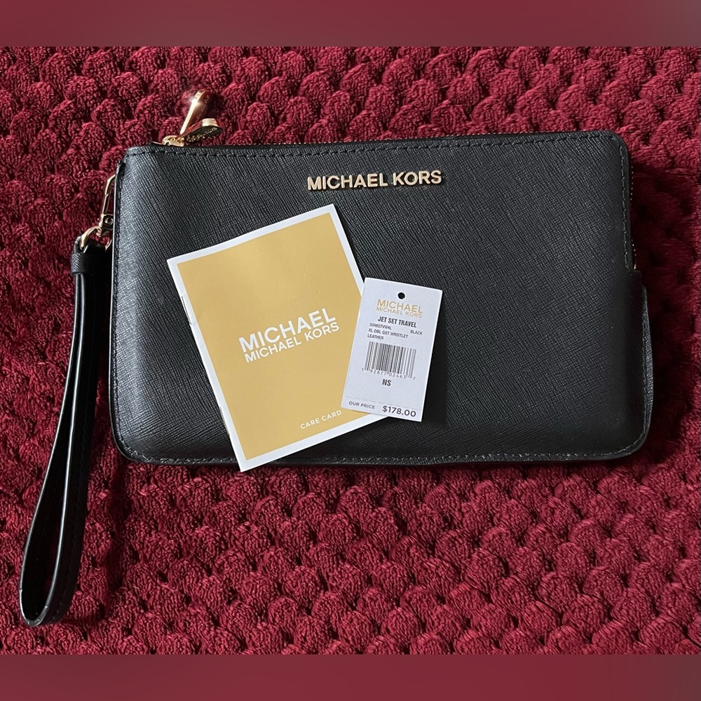 Michael Kors Jet Set Travel XL DBL GST Wristlet Black Leather